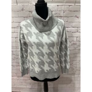 Love Scarlelett turtle‎ neck sweater size medium
